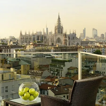Uptown Palace Milan Room photo